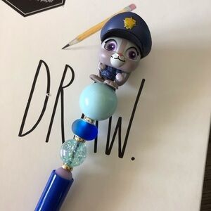 Disney Doorables: Zootopia: Judy Hopps as kid handmade beaded pen